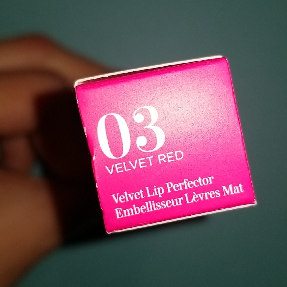 Velvet Lip Perfector - Picture 2 of 4